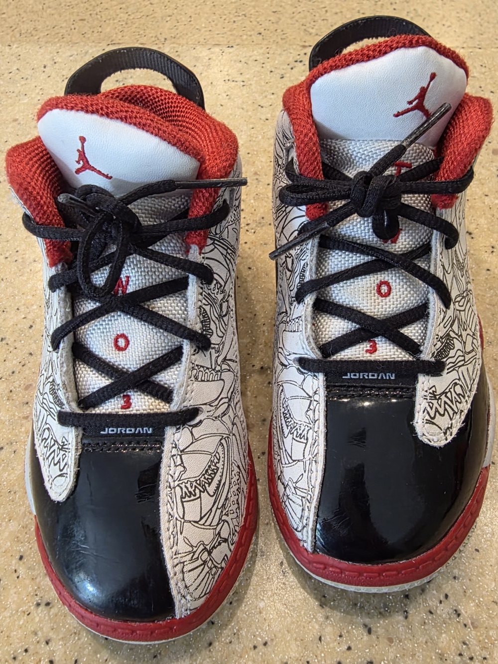 Jordan Kids Graphic Low-Top Sneakers in White, Black & Red